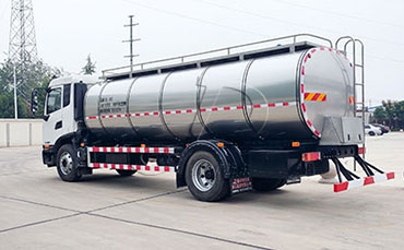 新東機(jī)械與淄博客戶達(dá)成鮮奶運(yùn)輸車合作協(xié)議