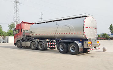 我公司牛奶運(yùn)輸車獲國(guó)內(nèi)液態(tài)食品運(yùn)輸標(biāo)桿產(chǎn)品