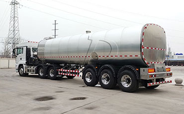 在河北買一臺(tái)半掛鮮奶罐車得多少錢？